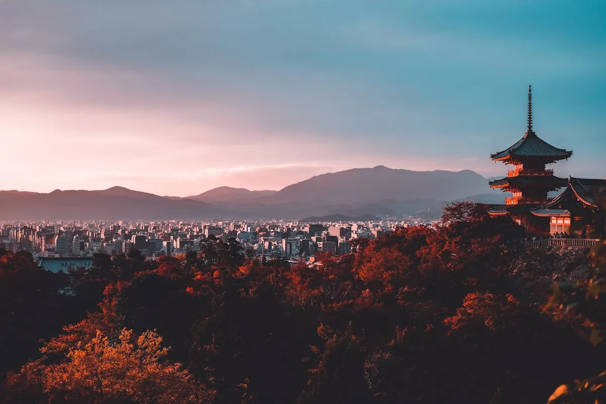 抹茶と菓子を思わせる情景